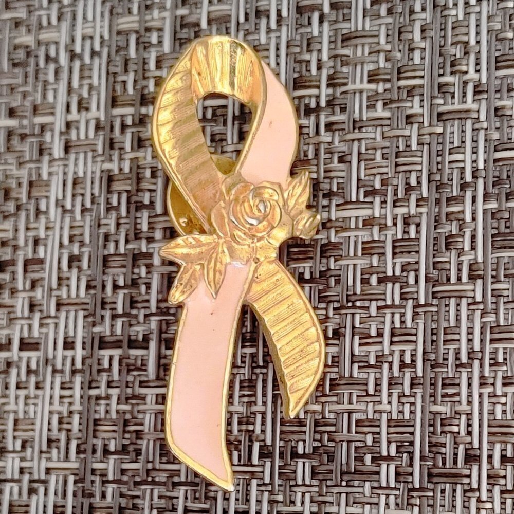 𝅺Vintage Breast Cancer Care Ribbon Pin/Brooch - Avon